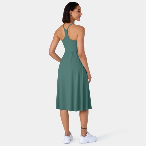 Halara everyday midi chill dress - Picture 2 of 4